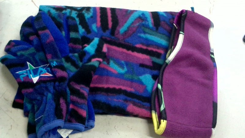 Set Guanti/sciarpa/fascia Pile   Fila    V