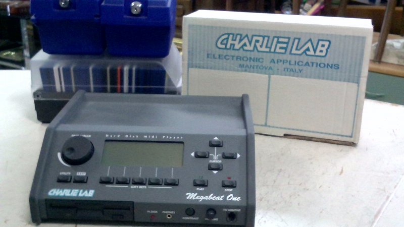 Lettore Per Basi Midi Charlie Lab Megabeat One   Con Floppy Disk  Non Testato   V