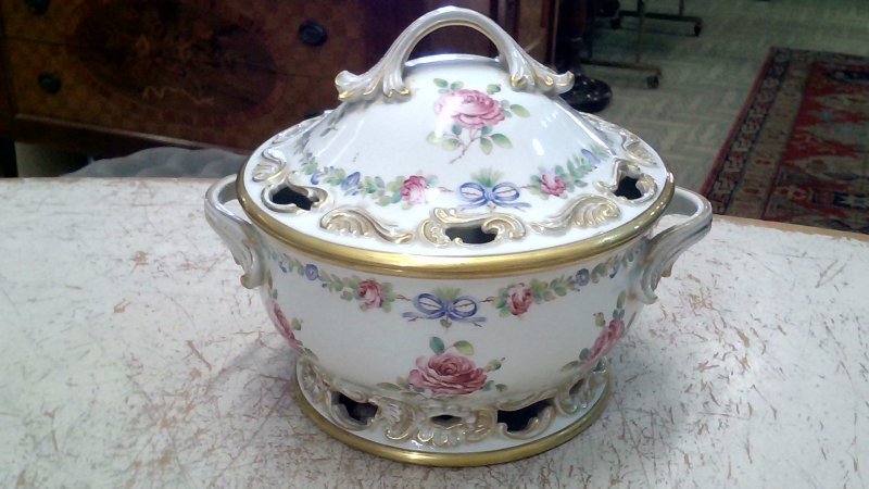 Centrotavola Ceramica Capodimonte   V