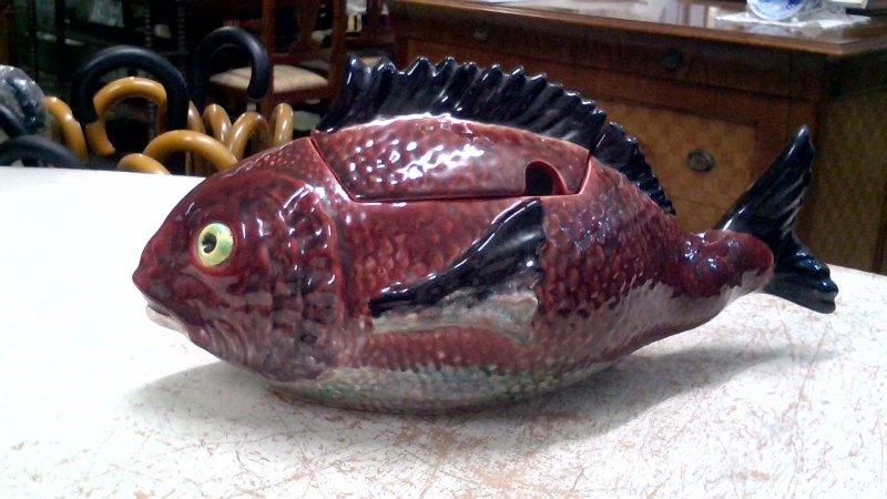 Zuppiera Pesce  Bordallo Pinheiro   Cermaica Portoghese   Difetto   V