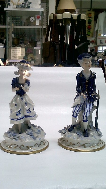 Statuetta Capodimonte   Villan   piccoli Difetti    V