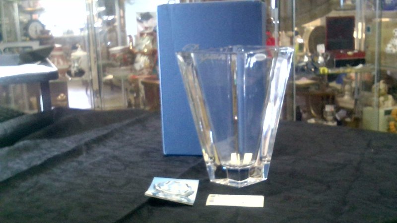 Rogaska - Vaso in Cristallo + Confezione Regalo  H Cm 20 L Cm 17  SLOVENIA XX SECOLO 
