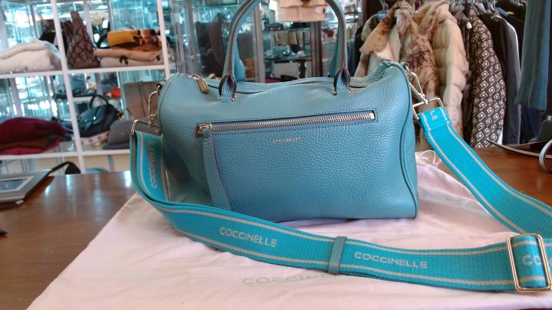 BAULETTO COCCINELLE AZZURRO CON TRACOLLA TESSUTO K