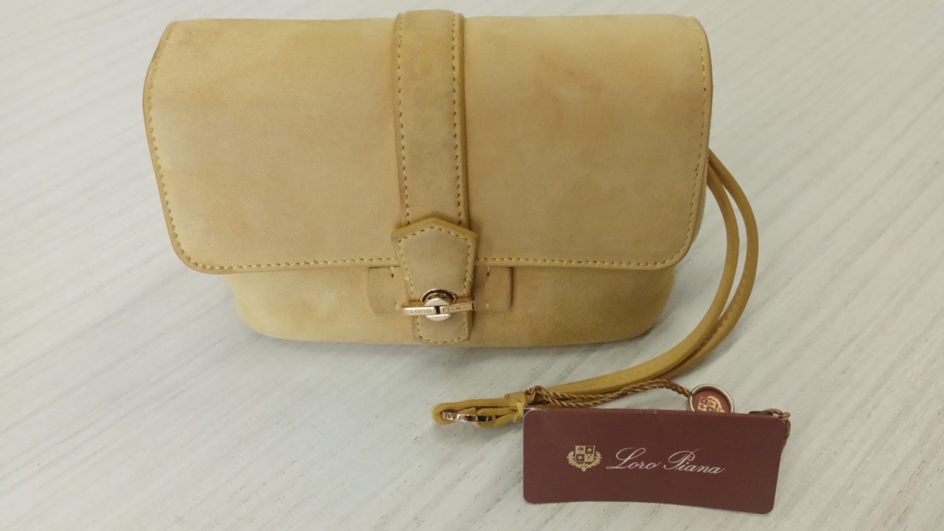 LORO PIANA POCHETTE ENSEMBLE SUEDE GIALLA NUOVA